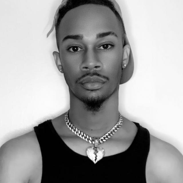 London Llaflare's picture London Llaflare's picture