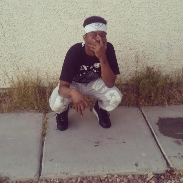 Bukk2x's picture Bukk2x's picture