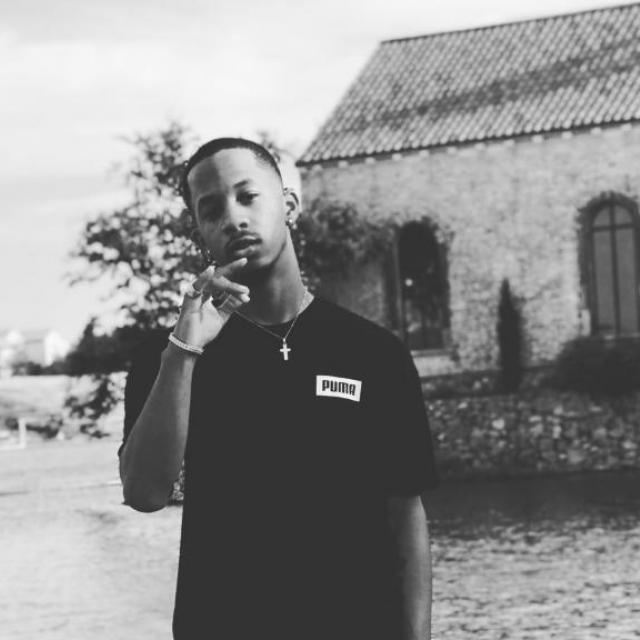 Young Taee's picture