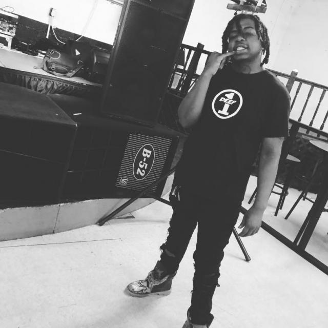 Beezy Bonds's picture Beezy Bonds's picture