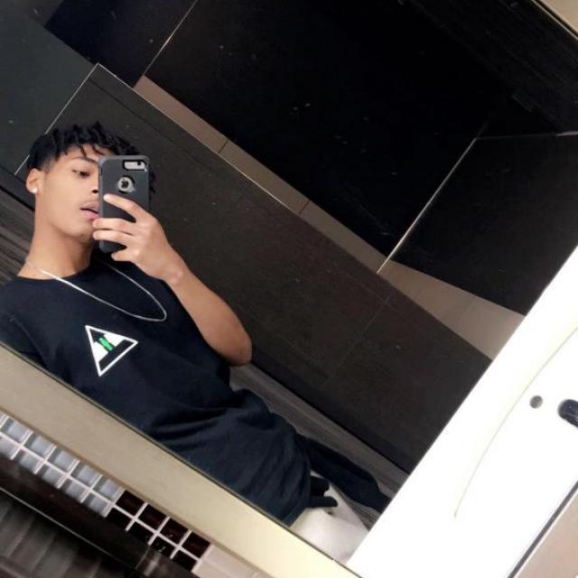 Feefeeslovehardi's picture Feefeeslovehardi's picture