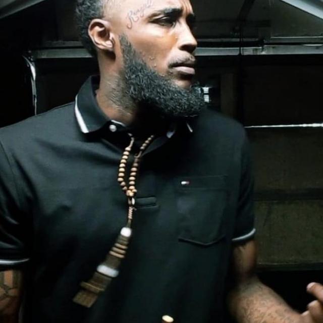 Tayo DeNiro's picture Tayo DeNiro's picture