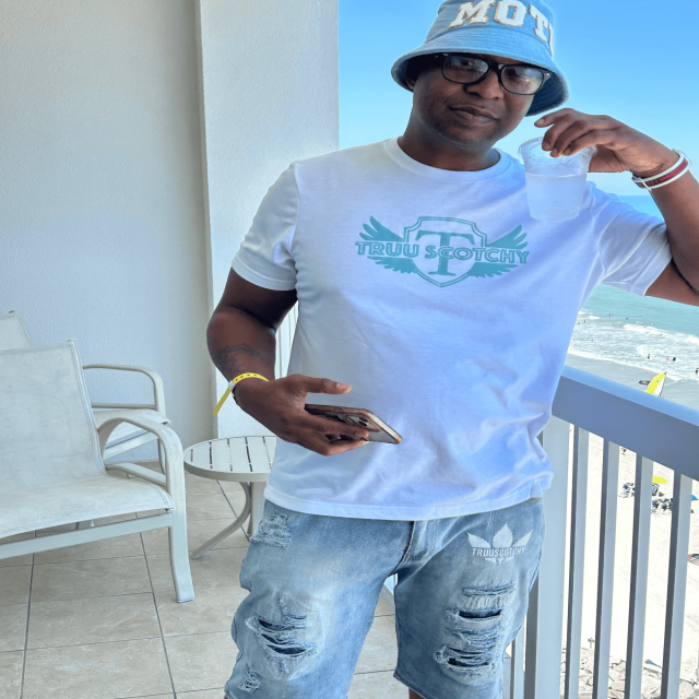 TRUUSCOTCHY's picture TRUUSCOTCHY's picture