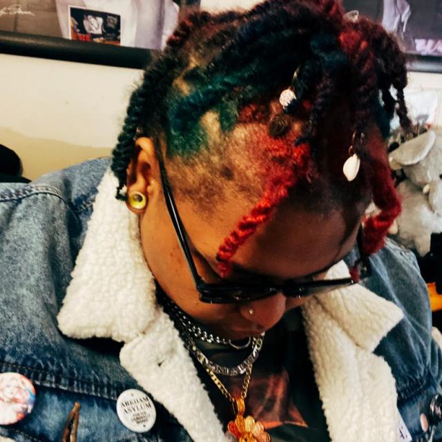 KimyonaHoshi's picture KimyonaHoshi's picture