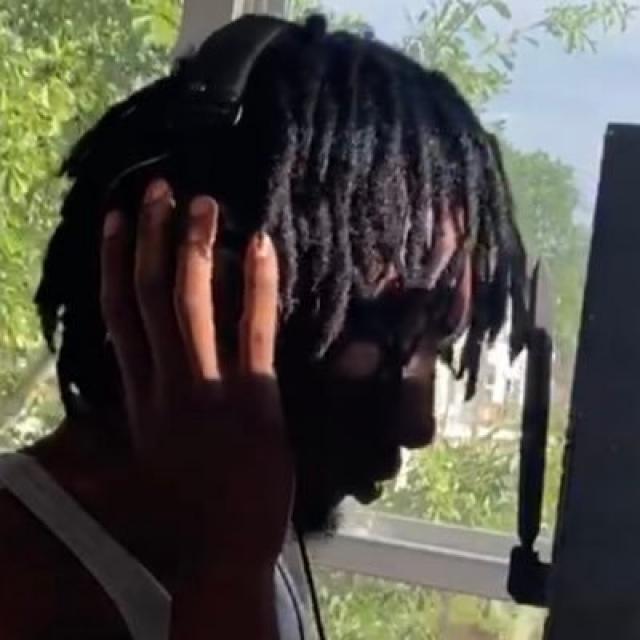 Moolah jetson's picture Moolah jetson's picture