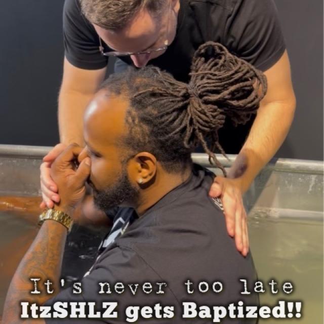 ItzSHLZ rededicates his life back to God and gets Baptized!