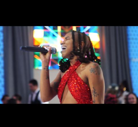 Svelte Strikes a Chord: Mesmerizing Performance Sets the Stage Ablaze!